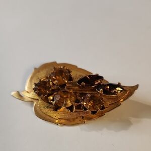 Vintage | Brass Gold Plated Leaf Brooch | Amber Rhinestones